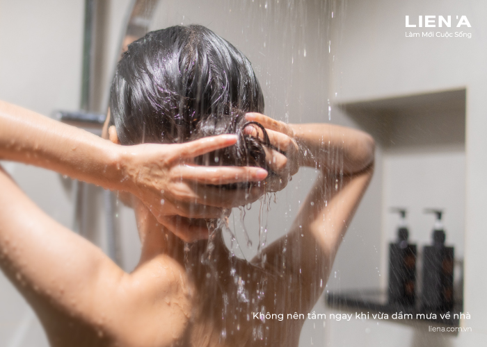 dầm mưa không nên tắm